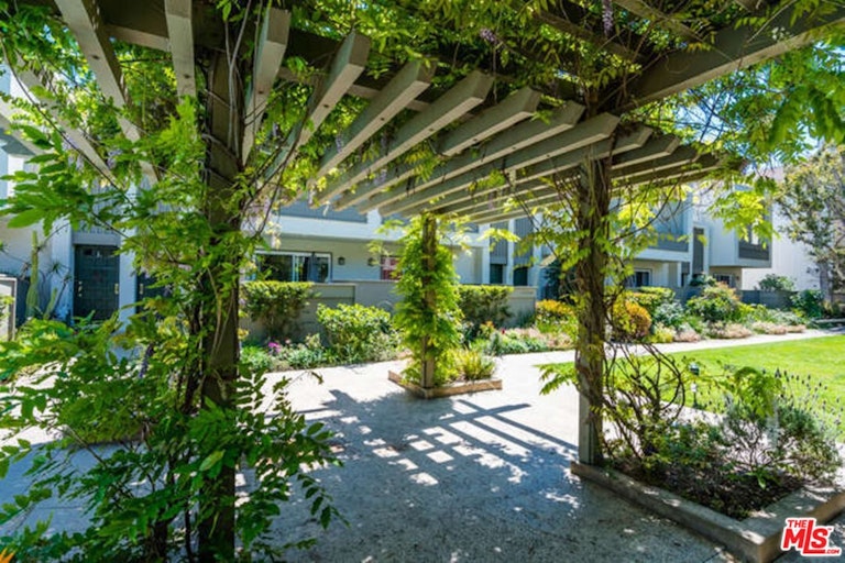 Photo 27 of 38 - 13238 Fiji Way Unit B, Marina Del Rey, CA 90292