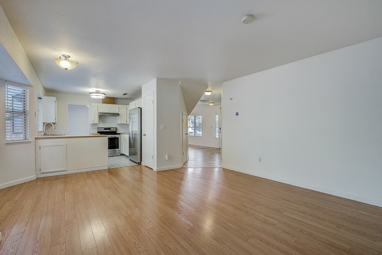 Photo 18 of 36 - 1708 Branchwood Cir, Modesto, CA 95355