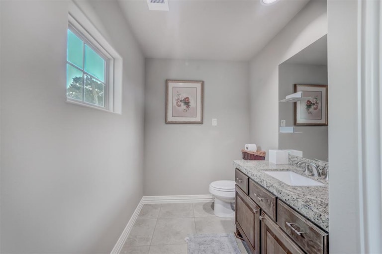 Photo 21 of 31 - 2026 Pecan St, Katy, TX 77494