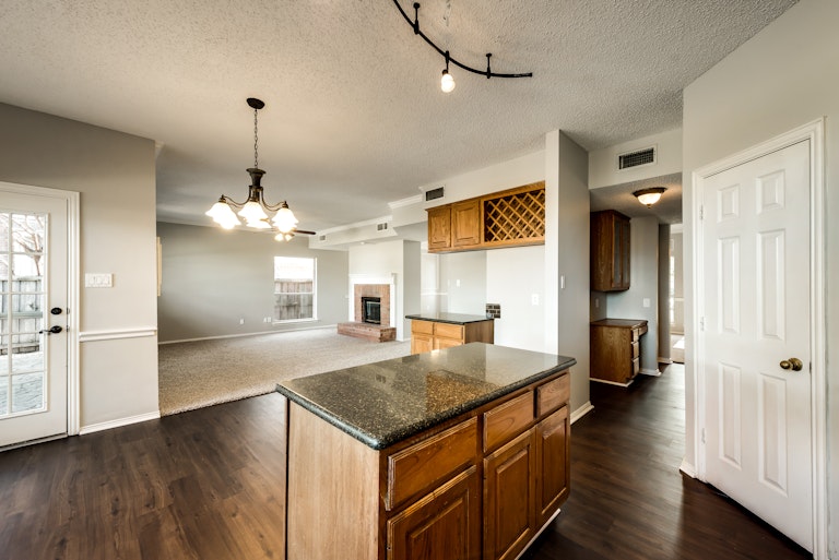Photo 4 of 31 - 13004 Hermitage Ln, Frisco, TX 75035