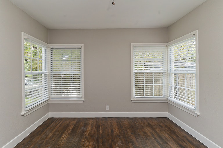 Photo 20 of 21 - 2812 E Ln, Fort Worth, TX 76116