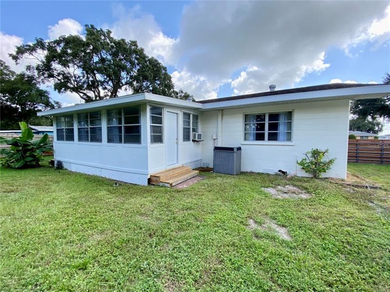 Photo 48 of 60 - 4081 Lake Marianna Dr, Winter Haven, FL 33881