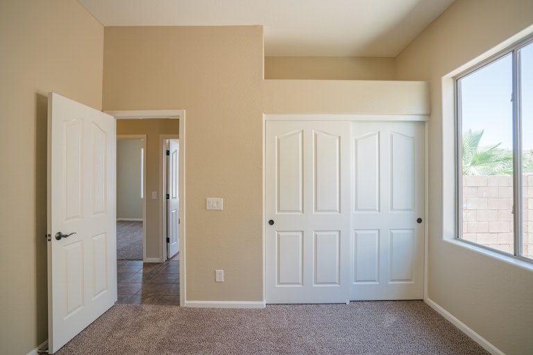 Photo 21 of 32 - 15857 W Mercer Ln, Surprise, AZ 85379