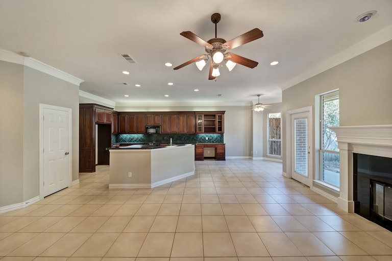 Photo 10 of 22 - 4119 Crossgate Ct, Arlington, TX 76016