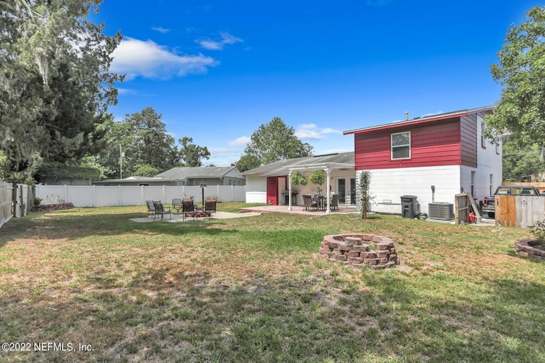 Photo 25 of 27 - 557 Laurina St, Jacksonville, FL 32216
