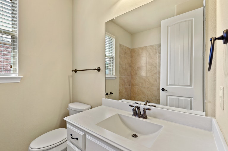 Photo 11 of 24 - 700 Darian Dr, Prosper, TX 75078