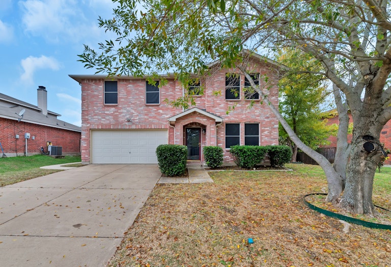 Photo 1 of 30 - 1202 Wisdom Dr, Cedar Hill, TX 75104