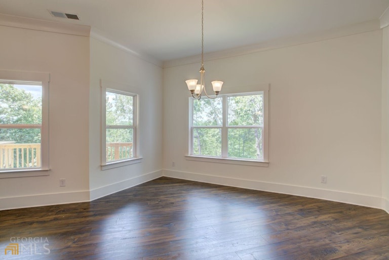 Photo 13 of 32 - 3001 Fairway Dr, Villa Rica, GA 30180