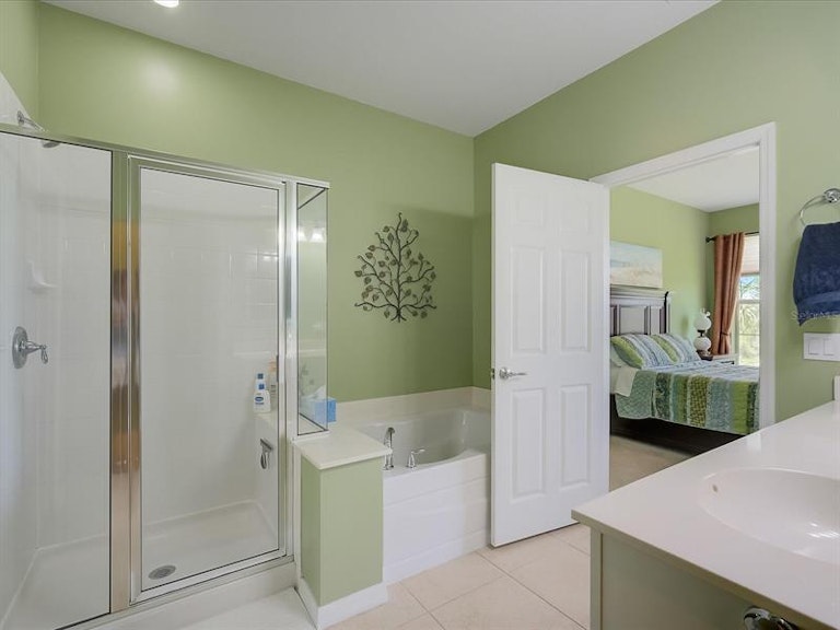 Photo 23 of 32 - 1251 Burgos Dr #303, Sarasota, FL 34238