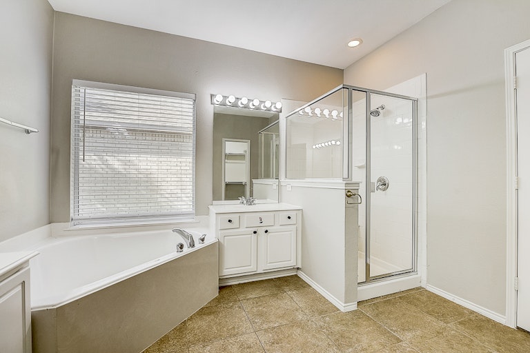 Photo 21 of 35 - 1276 Antioch Dr, Rockwall, TX 75087