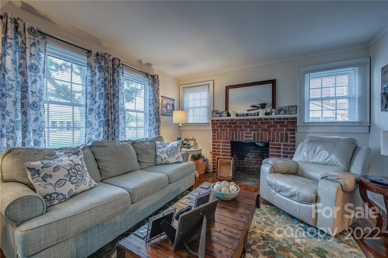 Photo 8 of 22 - 502 W Trade St, Dallas, NC 28034