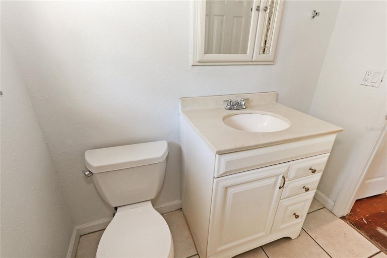 Photo 26 of 35 - 2601 Upton St S, Gulfport, FL 33711