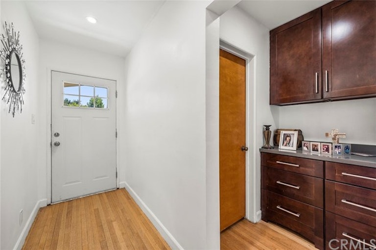 Photo 11 of 21 - 9424 Rose Ave, Montclair, CA 91763