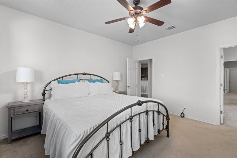 Photo 16 of 37 - 414 Las Colinas Dr, Leander, TX 78641