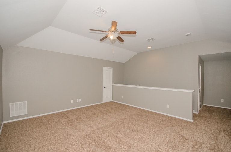 Photo 19 of 30 - 951 Crockett Dr, Lavon, TX 75166