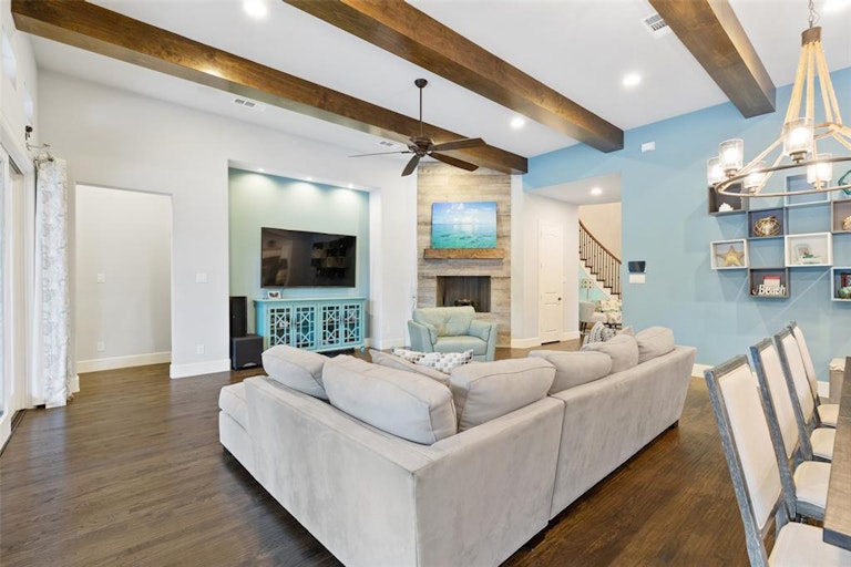 Photo 10 of 40 - 1041 Wagner Way, Lantana, TX 76226