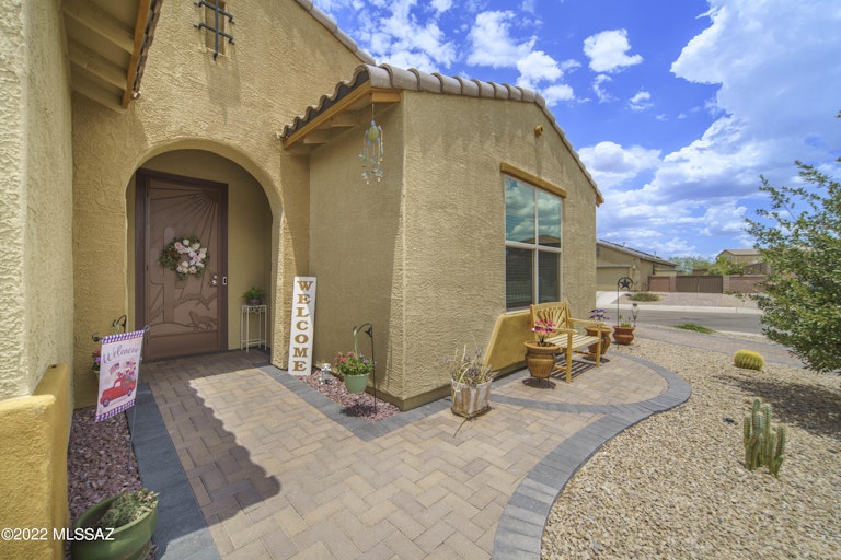Photo 2 of 41 - 1501 E Lower Mine Ln, Sahuarita, AZ 85629