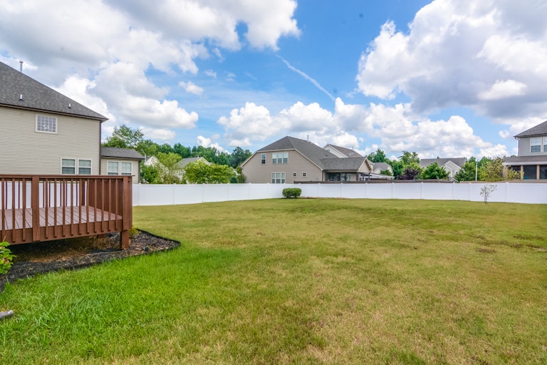 Photo 21 of 23 - 204 Bayham Dr, Holly Springs, NC 27540
