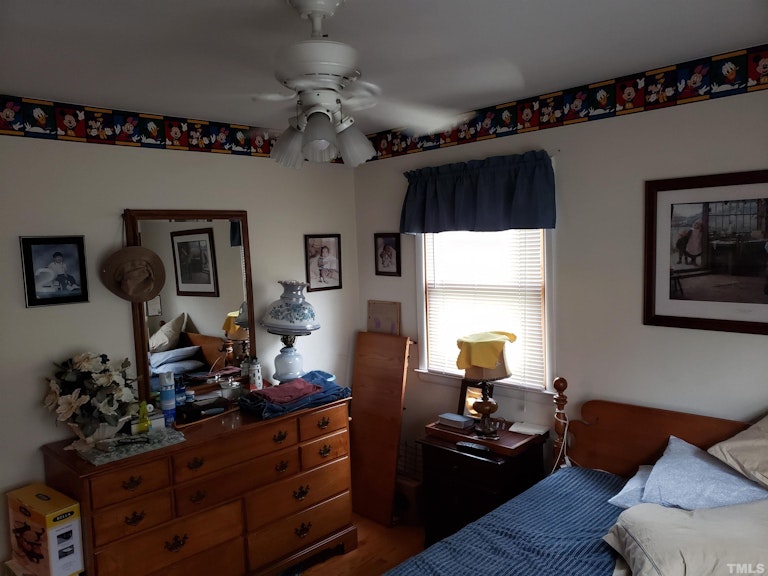 Photo 10 of 20 - 822 Union St, Cary, NC 27511
