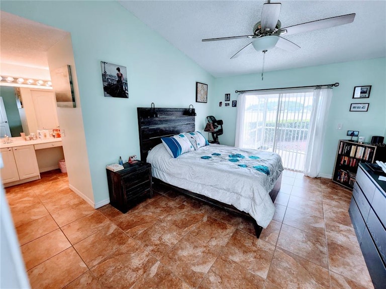 Photo 21 of 34 - 2652 Hawthorne Ln, Kissimmee, FL 34743