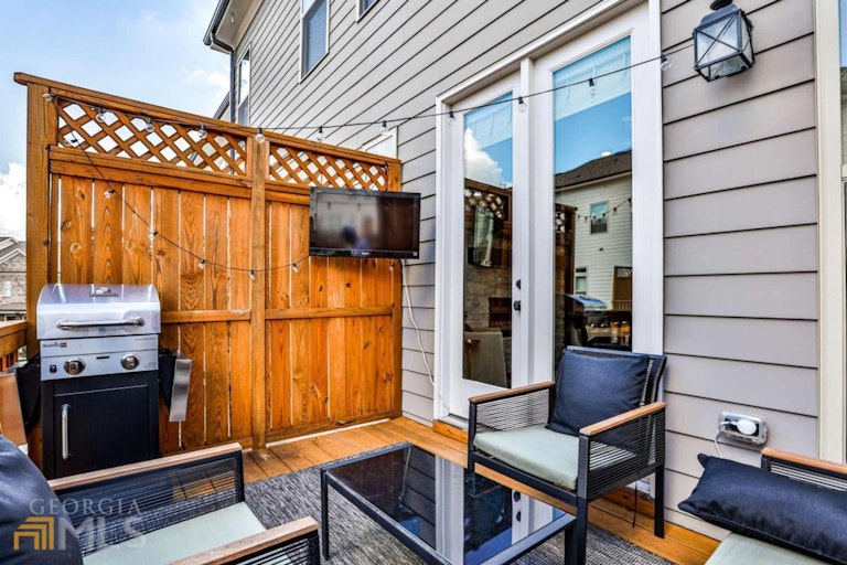 Photo 32 of 42 - 4213 Deming Cir, Atlanta, GA 30342