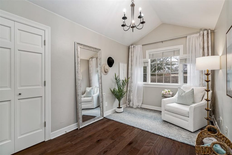 Photo 28 of 40 - 5204 Willis Ave, Dallas, TX 75206