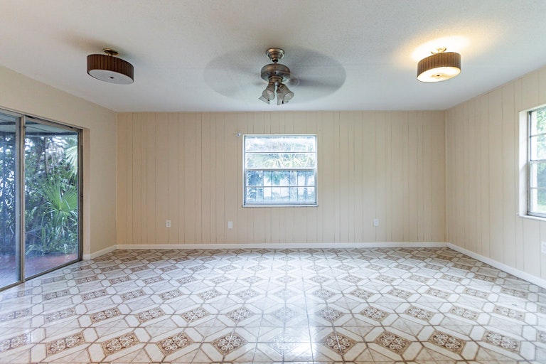 Photo 10 of 23 - 1559 S Oxalis Ave, Orlando, FL 32807