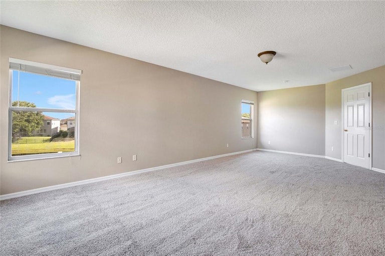 Photo 14 of 25 - 10824 Tilston Pt, Orlando, FL 32832