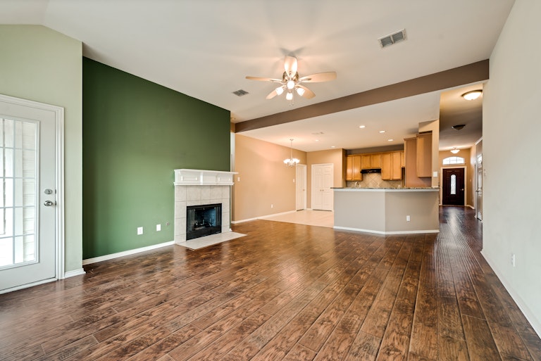 Photo 5 of 27 - 300 Crabapple Dr, Wylie, TX 75098