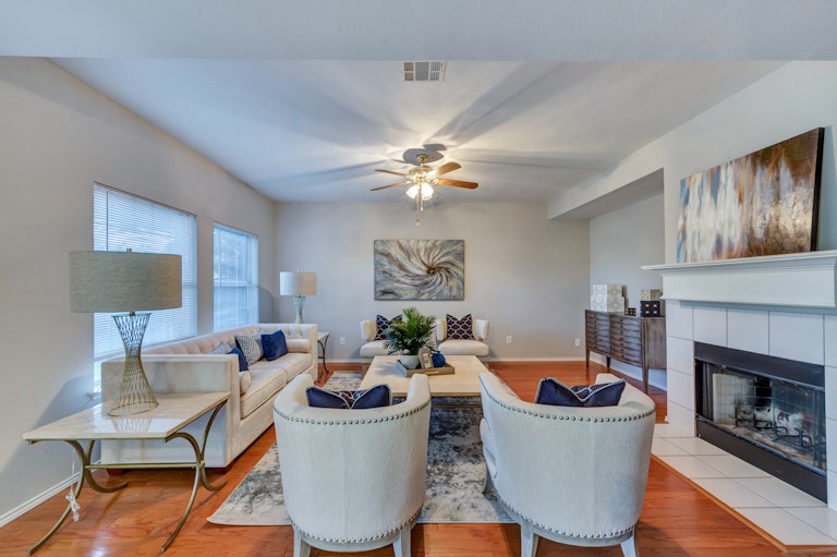 Photo 12 of 31 - 416 Alta Ridge Dr, Keller, TX 76248