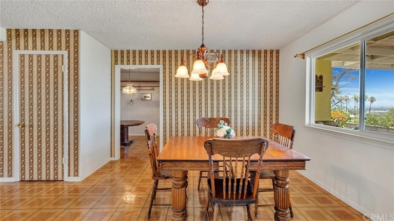 Photo 10 of 32 - 8747 Oland Dr, Sun Valley, CA 91352