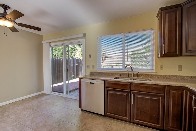 Photo 21 of 30 - 7863 Deer Creek Dr, Sacramento, CA 95823
