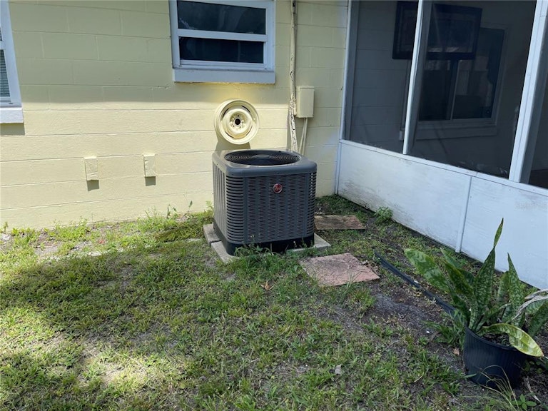 Photo 13 of 19 - 2618 Milton Ave, Kissimmee, FL 34741