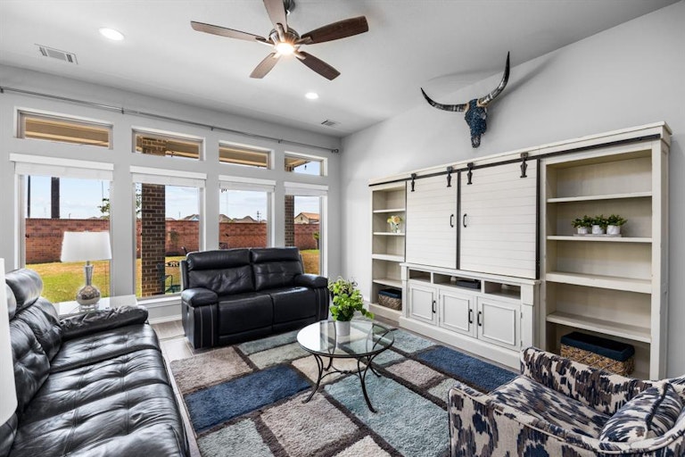 Photo 8 of 25 - 11903 Di Mari Dr, Richmond, TX 77406