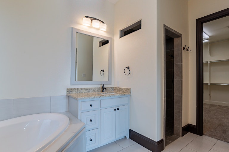 Photo 25 of 28 - 723 Brookstone Dr, Irving, TX 75039