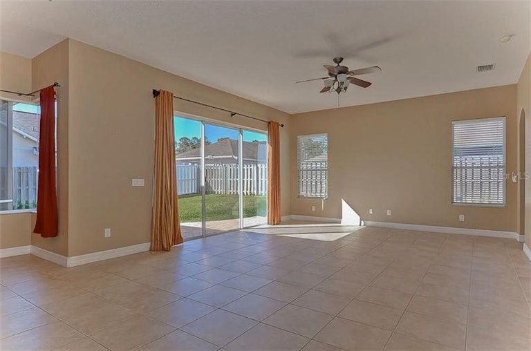 Photo 19 of 25 - 14827 Coral Berry Dr, Tampa, FL 33626