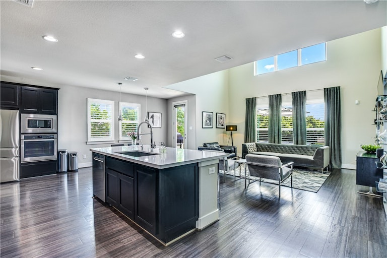 Photo 10 of 39 - 13505 Fern Grove Ct, Manor, TX 78653