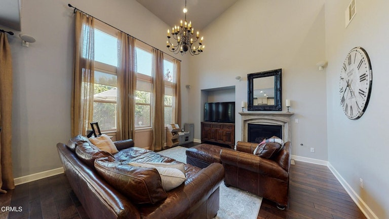 Photo 13 of 39 - 2742 Madera Dr, Pasadena, CA 91107