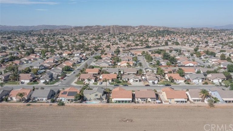 Photo 38 of 39 - 2077 Saint Emilion Ln, San Jacinto, CA 92583