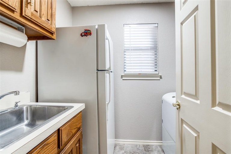 Photo 27 of 27 - 3825 Edgewater Dr, Bedford, TX 76021