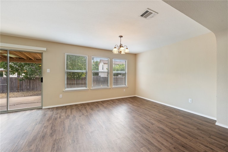 Photo 15 of 39 - 204 Debbie Ann Dr, Leander, TX 78641