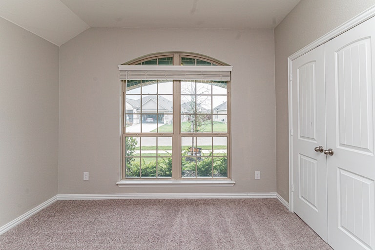 Photo 12 of 21 - 9328 Flying Eagle Ln, Fort Worth, TX 76131