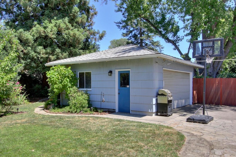 Photo 56 of 87 - 4501 Moddison Ave, Sacramento, CA 95819