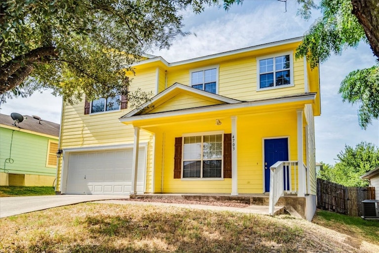 Photo 3 of 32 - 4703 Valcour Bay Ln, Austin, TX 78754