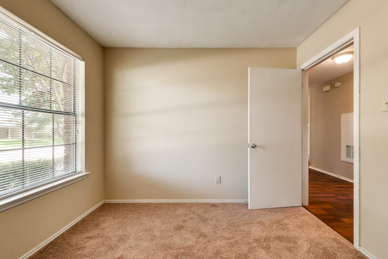 Photo 23 of 29 - 1534 Winter Park Ln, Lewisville, TX 75077