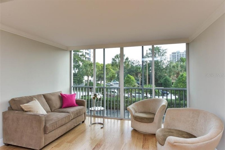 Photo 4 of 25 - 435 S Gulfstream Ave #207, Sarasota, FL 34236