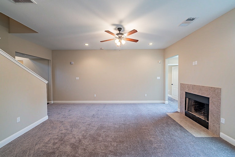 Photo 5 of 32 - 901 Grenshaw St, Houston, TX 77088
