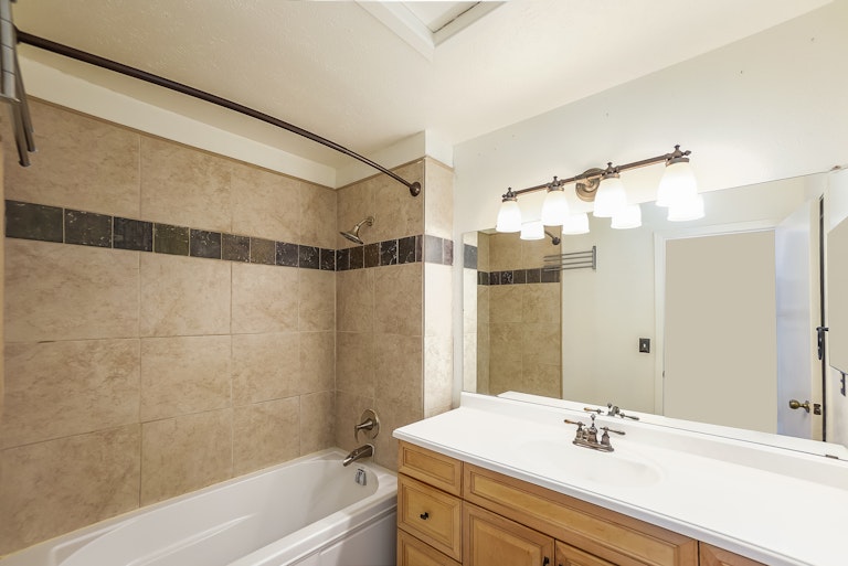 Photo 6 of 24 - 2977 S Revere St, Aurora, CO 80014