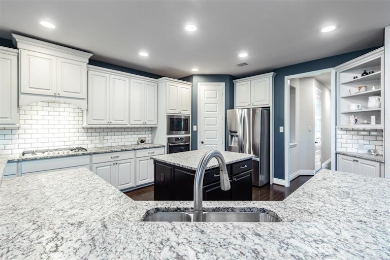 Photo 21 of 38 - 16818 Caney Mountain Dr, Humble, TX 77346