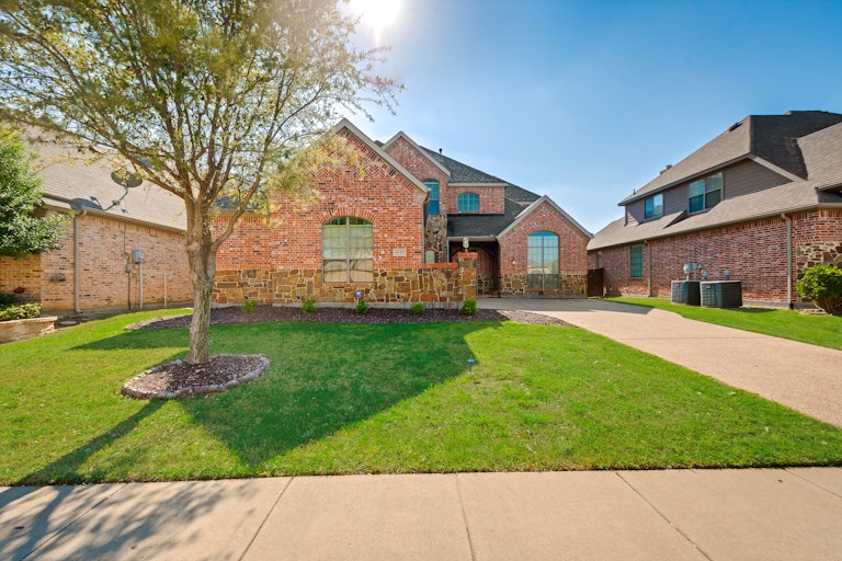 Photo 29 of 30 - 6947 Navigation Dr, Grand Prairie, TX 75054
